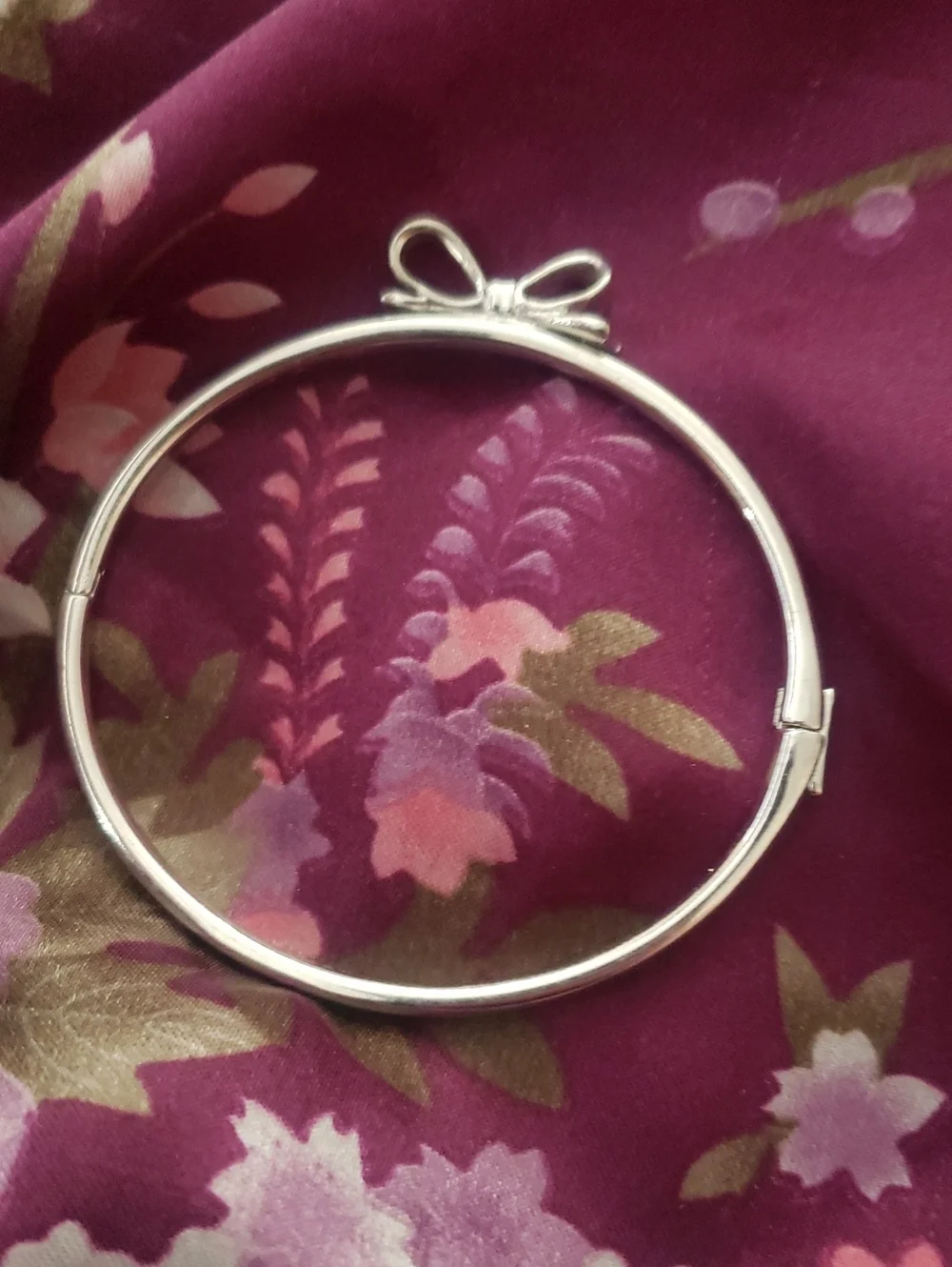 Kate Spade New York Silvertone Bangle With Small Bow - Picture 3 of 7